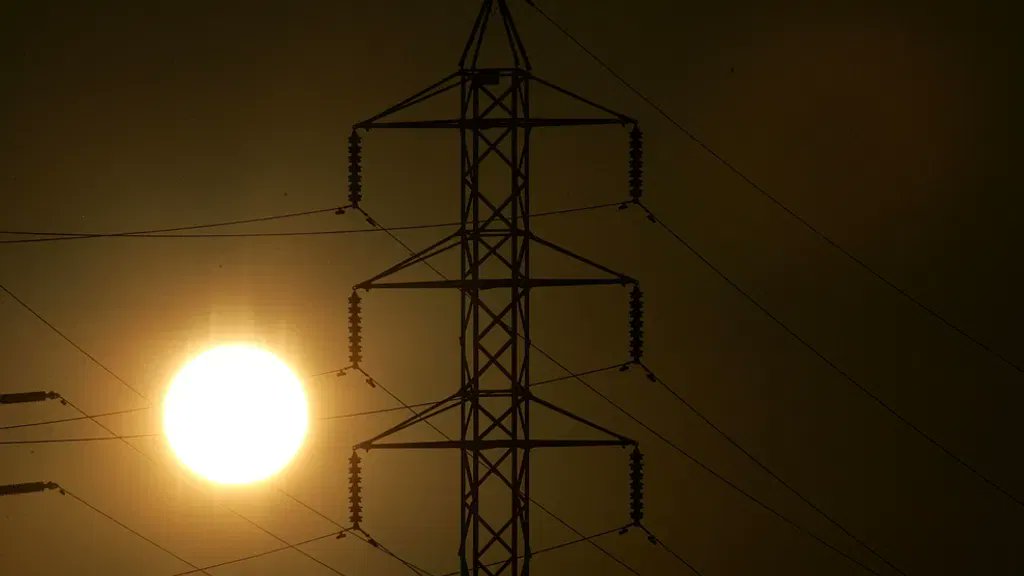 Scorching temperatures brought on by a “heat dome” have taxed the #Texas power grid and threaten to bring record highs to the state before they are expected to expand during the coming week, putting even more people at risk. katv.com/newsletter-dai… | #arnews #arwx