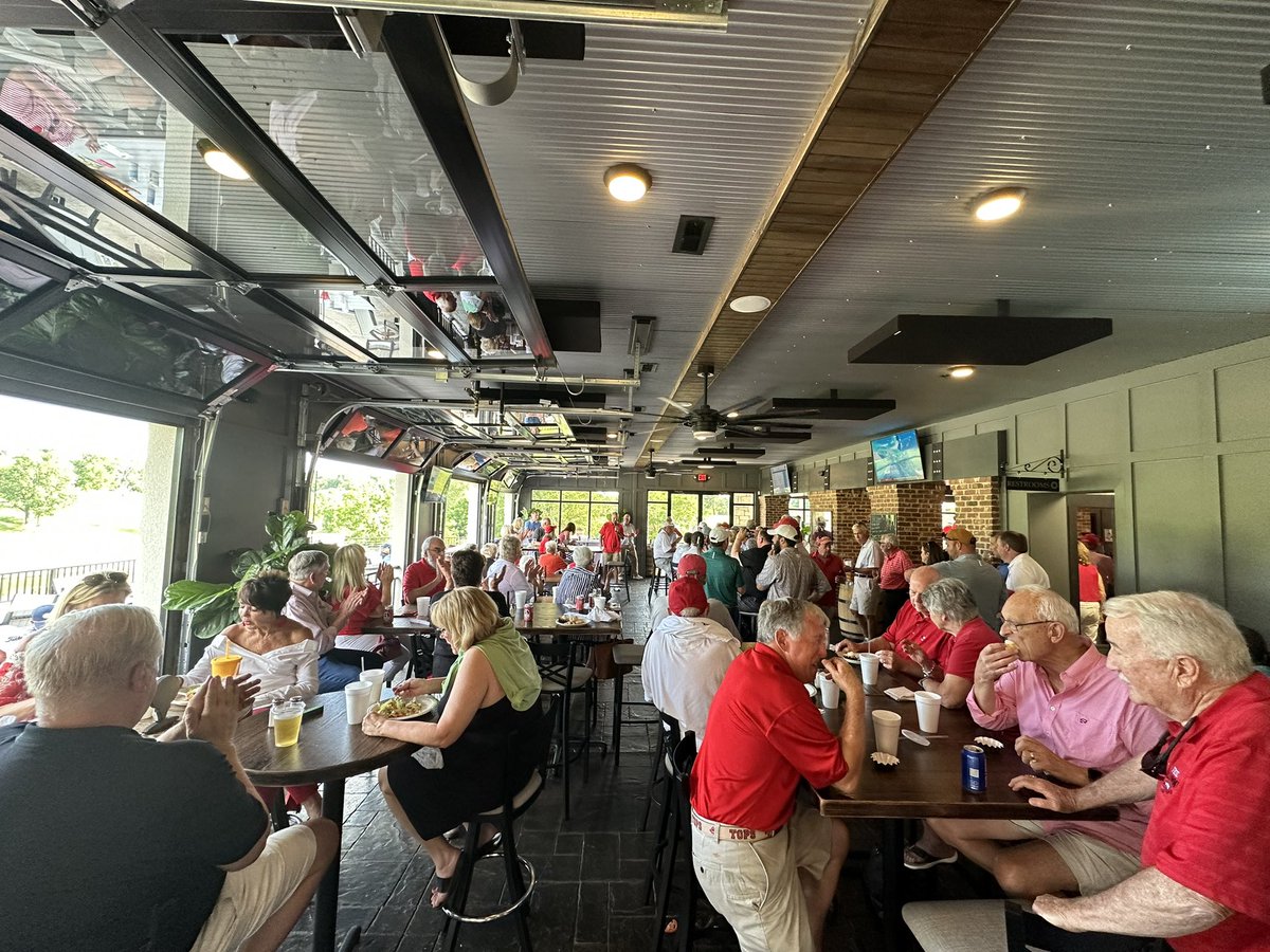 Great to have @LutzSteve at the WKU Greater Louisville Alumni Chapter today for their golf scramble and summer social! Always great to see the ❤️ for @WKUBasketball on the road! 

#GoTops