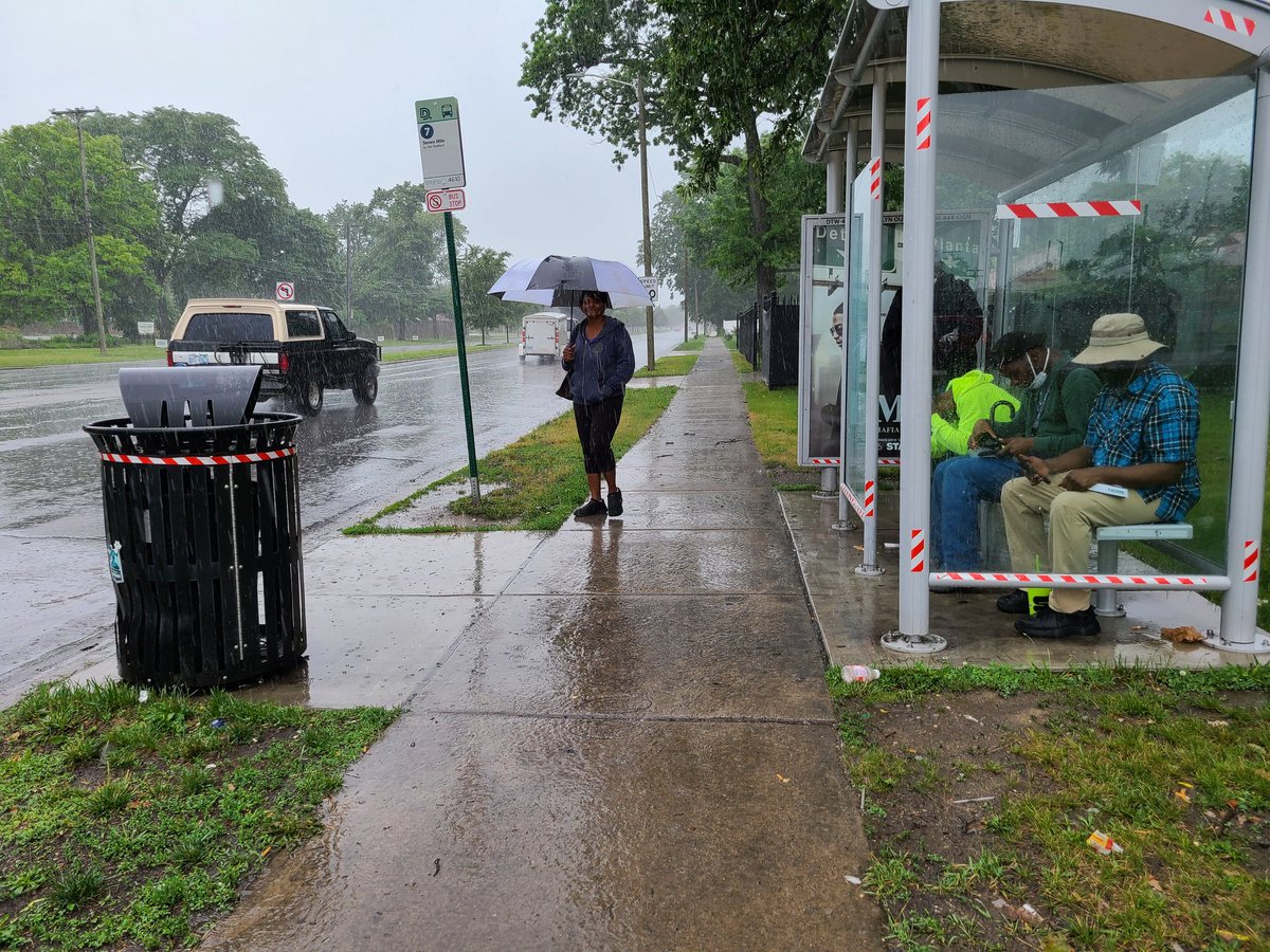 DetroitTransit's tweet photo. Today was a powerful reminder of the importance of bus shelters AND timely service. 

This shelter was very helpful but still uncomfortable when the 7 Mile @RideDDOT bus was 40 minutes late! https://t.co/odGDBYBdeV