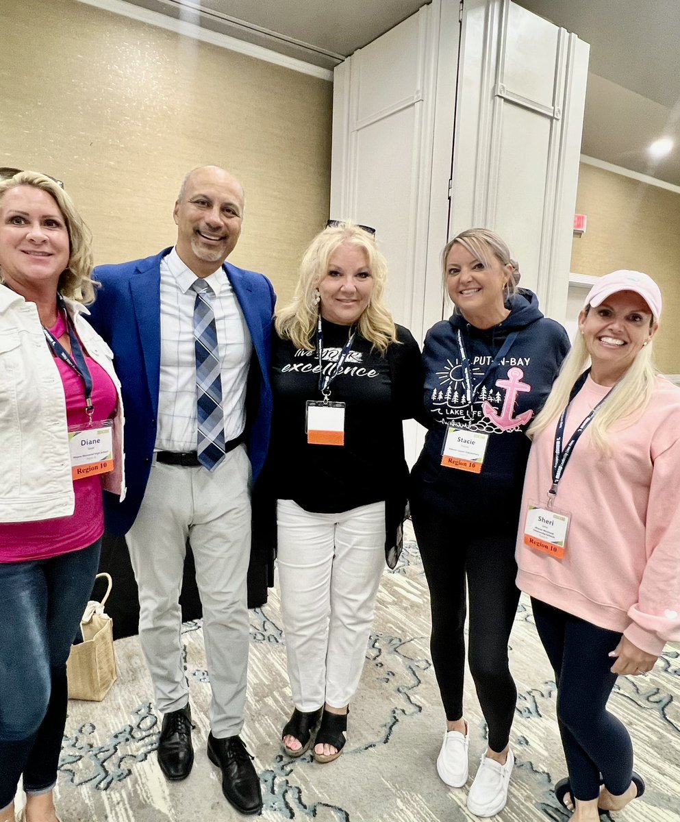 When you get to be inspired by one of your favorite educational leaders! Getting our learning on! You never disappoint! @casas_jimmy #Culturize #EDCon23 #Recalibrate #liveyourexcellence #greatfriendsleadingtogether @WWCSD
