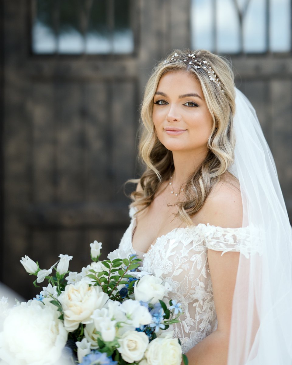 Our fairytale bride🤍
We love this one of Aubrey✨

Photo @reaganwright 
Florals @casadefloresdesign 

#BridalBeauty #HereComesTheBride #Weddings #WeddingPortrait #WeLoveWeddings #WeddingVenue #WeddingPhotography 
#WeddingInspo #HoustonBride #HoustonWeddingVenue #BriscoeChapel