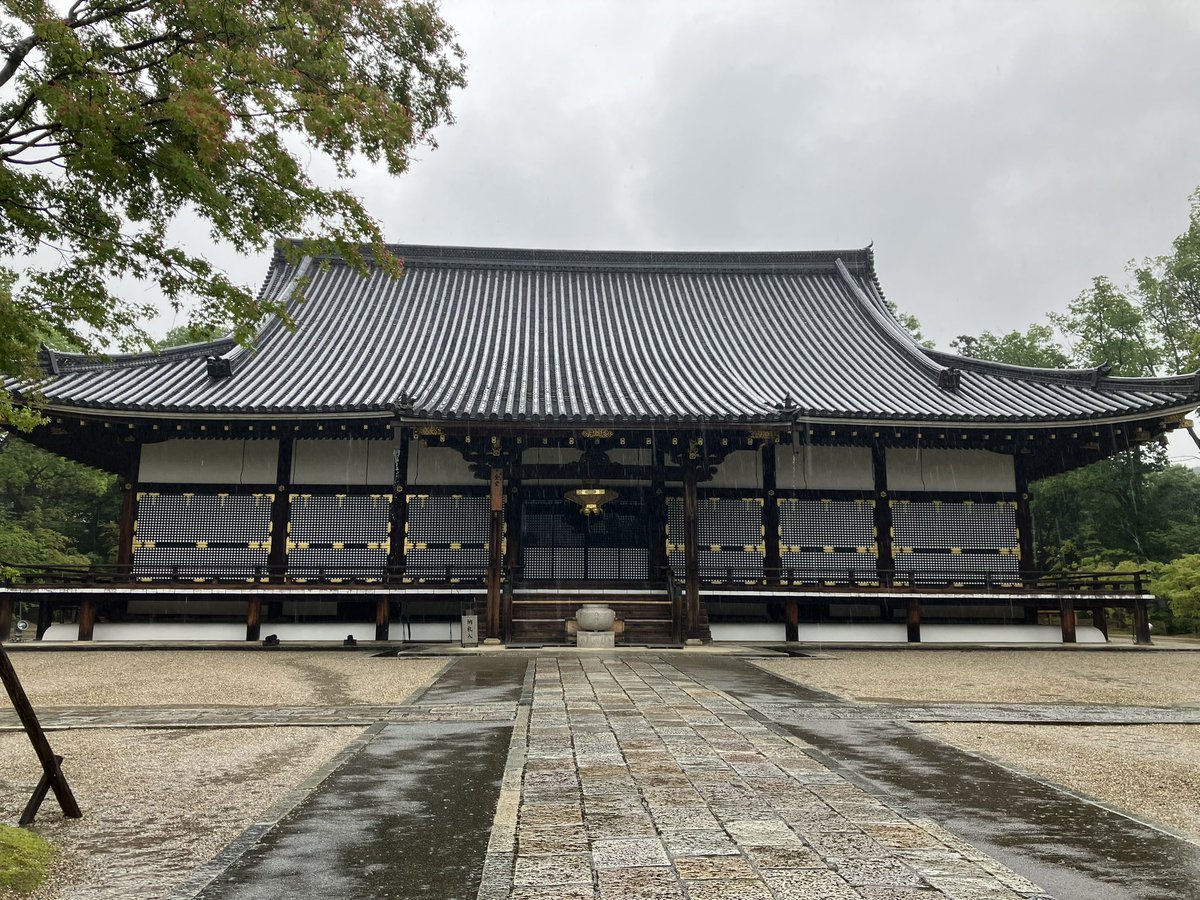 永泉様ってほんとにこんなとこ住んでんの…？VIPすぎない？ https://t.co/XqaGogKmYY