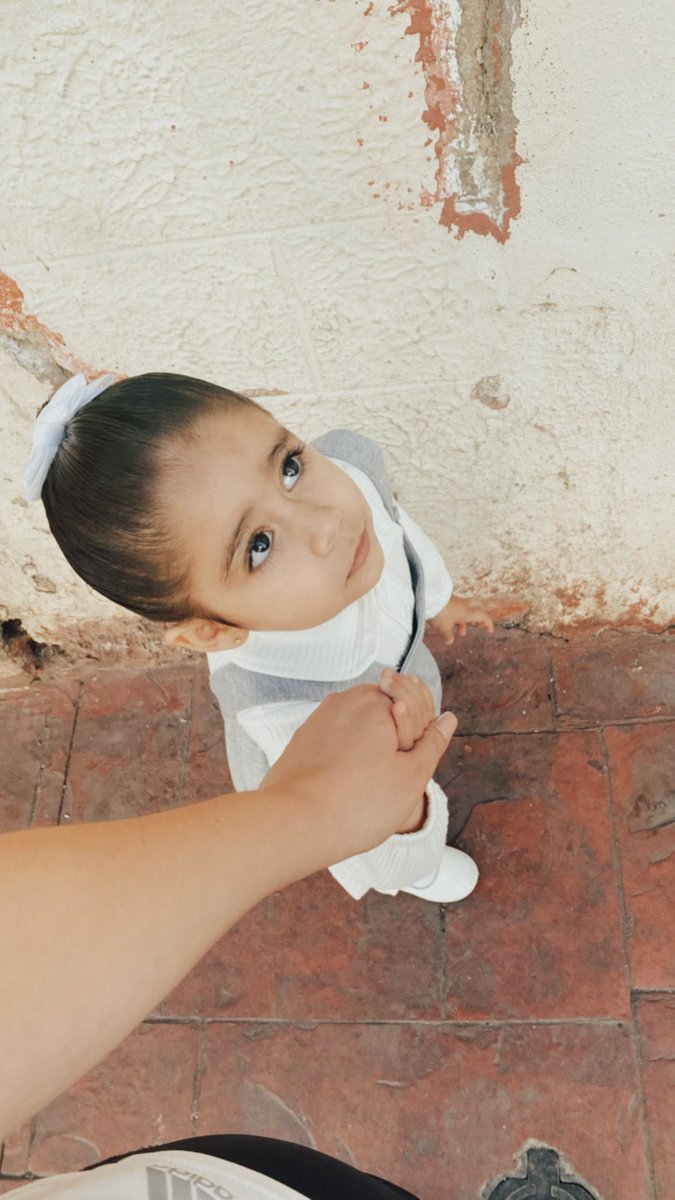 Janeee_th's tweet photo. Podré tener mil problemas pero tener a mi hija bien vestida jamás será uno 😘 https://t.co/MRkmiPeymG