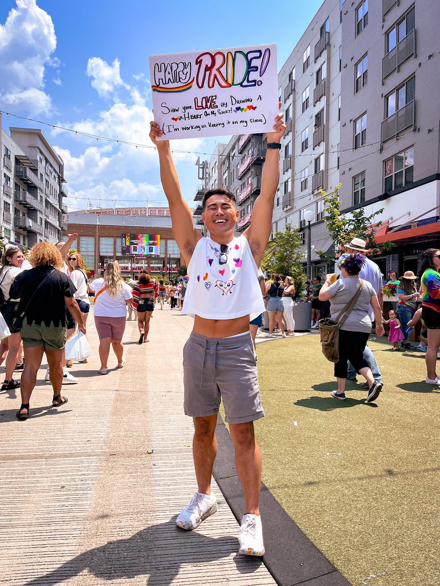 swimming_asian's tweet photo. Such a memorable Pride in cincy this yearโค๏ธ๐งก๐๐๐ฉต๐๐
.
.
Love to see all the love this weekend. Hereโs to many moreโฅ๏ธ #CincyPride23 #Loveislove #HiGay https://t.co/pgHNwSZGOt