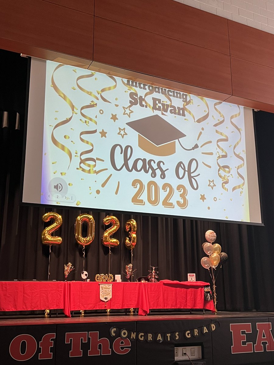 Congratulations to our <a href="/St_EVAN_Caledon/">St. Evan Catholic Elementary School</a> Graduates! A beautiful evening to celebrate your accomplishments and journey. We wish you all the best in high school! 🎓🎓🎓🎓<a href="/Mammolitisclass/">L.Mammoliti</a> @mrdonof