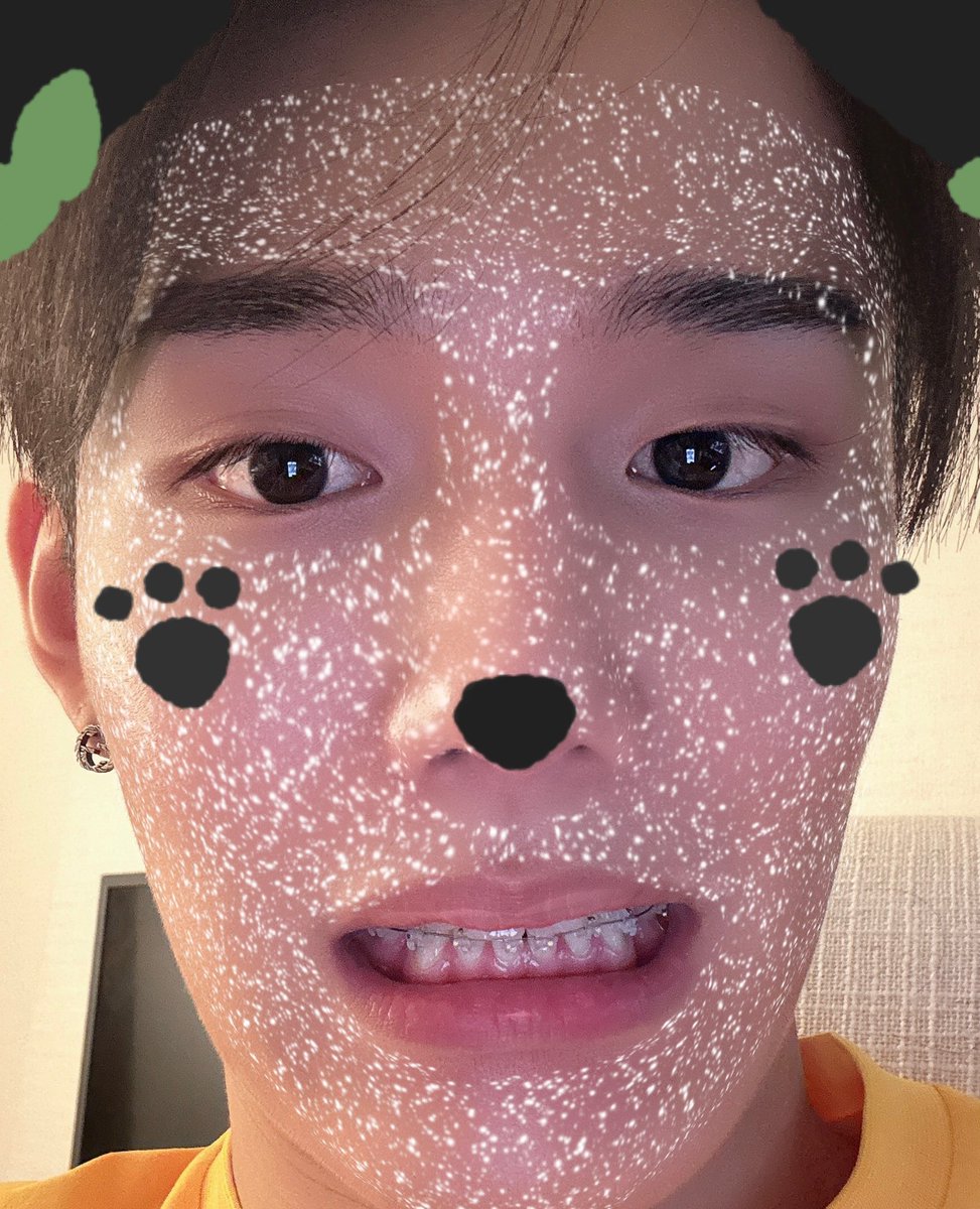 kshpictures's tweet photo. 230626 [💬]

Seunghun got his braces done yesterday and show it to fixs🥹

#SEUNGHUN #승훈 #CIX https://t.co/7vw8qfaJpL