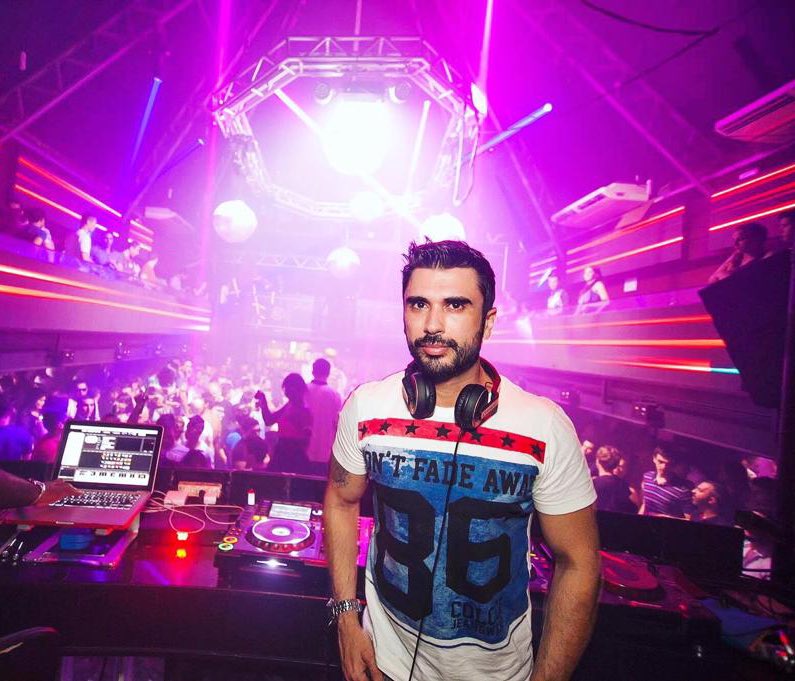 hardworkingcha's tweet photo. Próximo sábado (01.07) é aquela noite que a gente se encontra em Floripa na #ConcaClub 

DJ - Tribal - House Music - Florianópolis - LGBTQIA+ - VidadeDJ https://t.co/v7CeO6d791