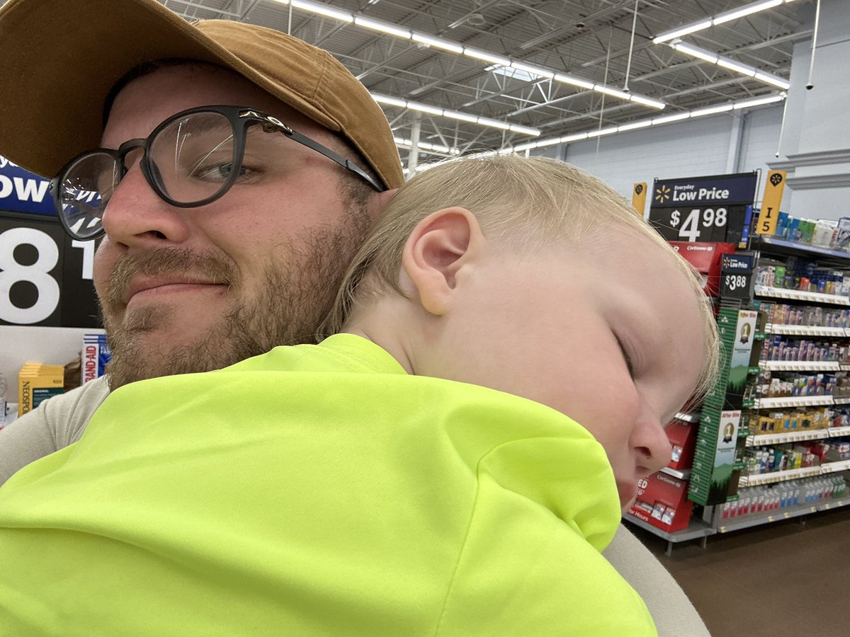 This sack of potatoes couldn’t hang for my #ShoppingSelfie! <a href="/DixieMagnet/">DixieMagnetElementary</a> #DolphinDaysofSummer