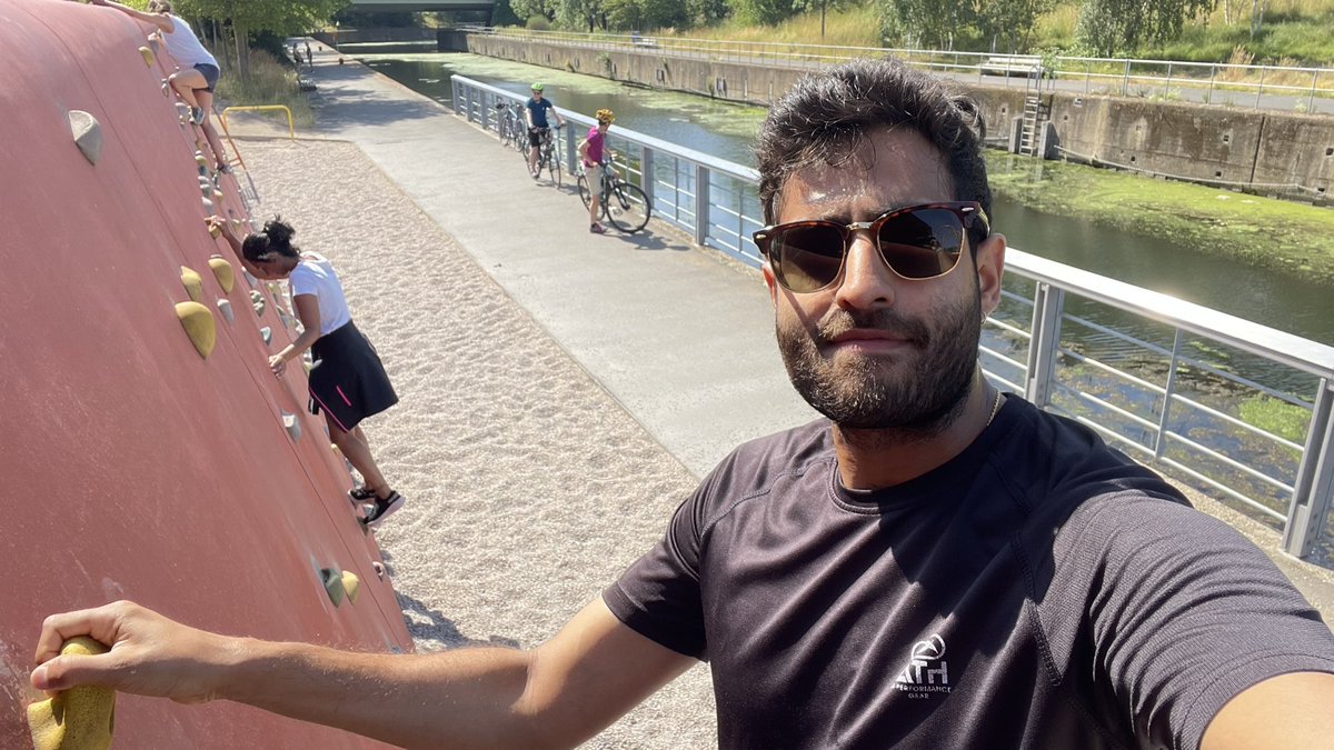 gauravdubs's tweet photo. Fun little run around the London Stadium yesterday with Kirn. Didn’t expect to go for a climbing session midway but I can’t complain 🤷🏽‍♂️ 🧗🏼‍♂️
(3.1km, 7’52”/km)

#running #chilledrun #fitness #photography #london #sunnyday #summer #canal #londonstadium #streetart #graffiti #climbing https://t.co/4x5Pr8pKYi