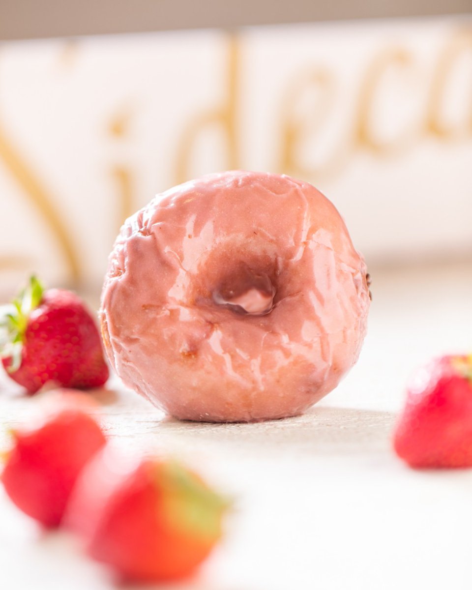 DON'T MISS OUT: It's your last week to enjoy our seasonal doughnuts like our Strawberry Buttermilk and Sugarfina Bullseye We'll see you at the checkout counter 😉