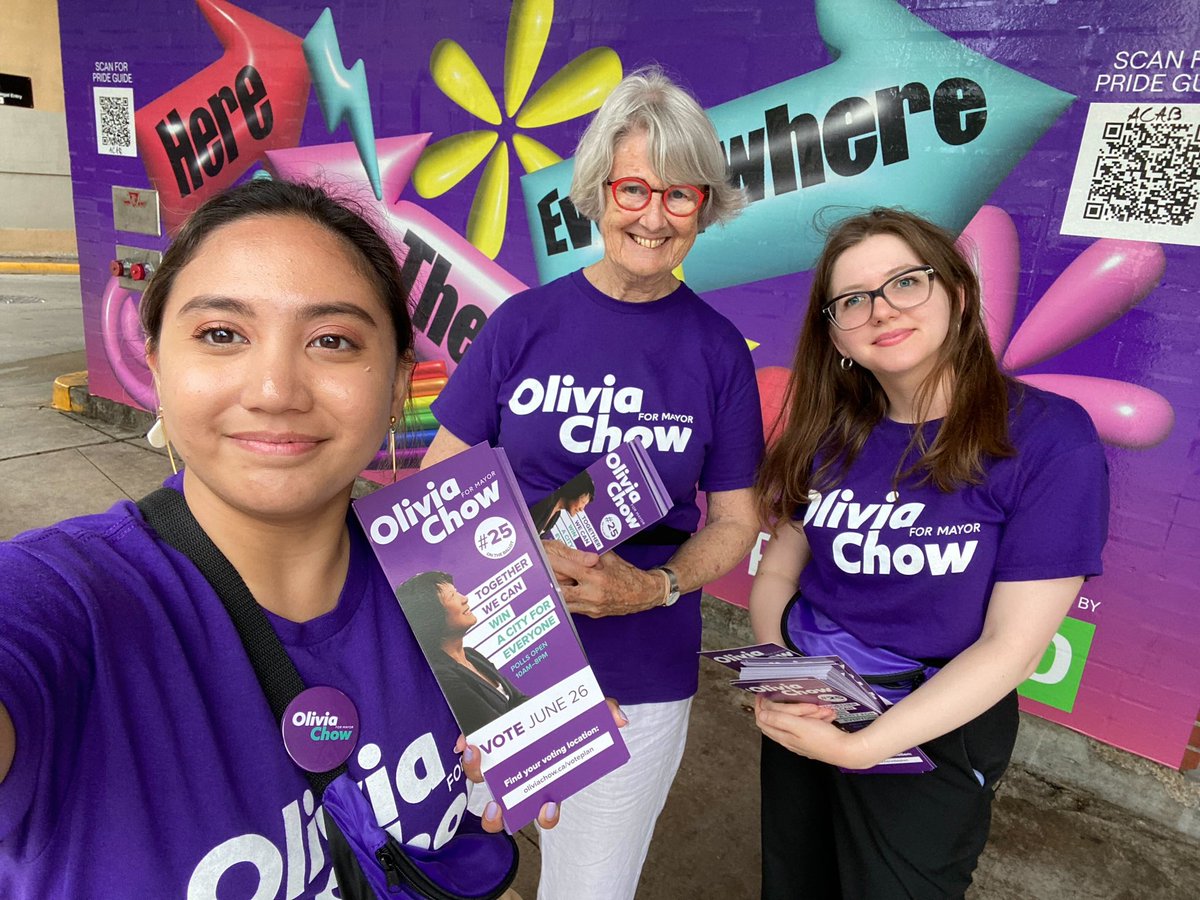 Some snaps of our team pulling the vote in Scarborough, and Wellesley Station! There is one hour left to vote folks. Polls close at 8PM, find your closest location here: OliviaChow.ca/vote