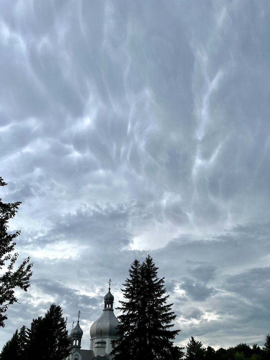 Fabulous clouds on the edge of a big storm in Southern Manitoba #mbstorm
