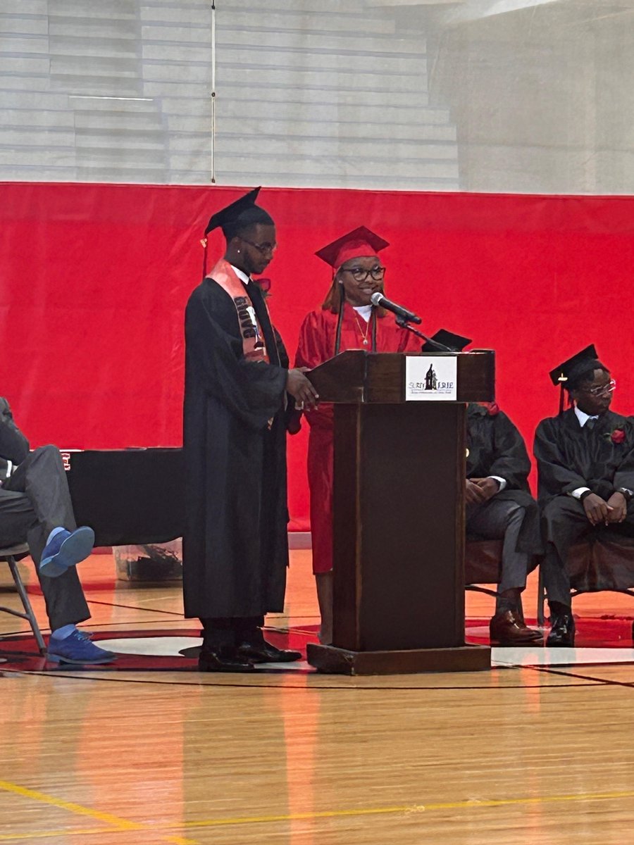 Congratulations to the Middle Early College High School Class of 2023! SUNY Erie partners with MECHS to provide students an opportunity to earn college credits or an associate degree while attending high school.