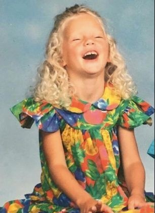 girlatswift's tweet photo. — taylor swift pero va creciendo a medida que bajas: a thread 💘 https://t.co/tItScieBxI