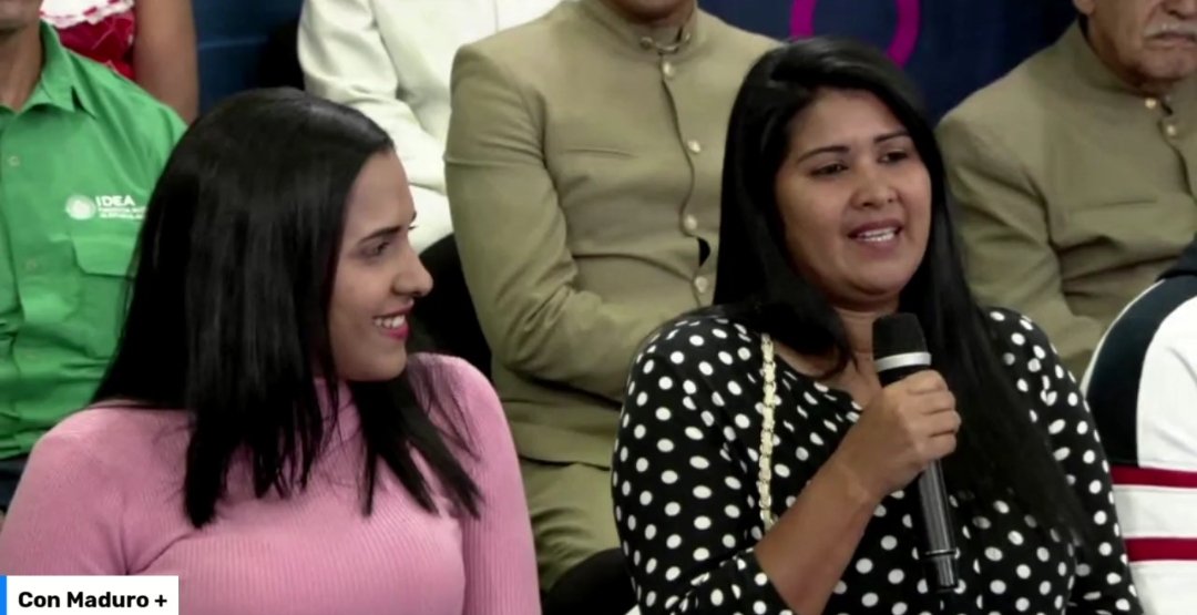 Rebeldement3's tweet photo. En Programa @ConMaduroMas_ el Pdte. @NicolasMaduro resalta la reforma de la Ley Orgánica de los Consejos Comunales, que los establece como instancia de gobierno comunitario.
Una Ley hecha junto al pueblo, lejos de las oficinas.
#ConMaduroMasPoderPopular
#EnVzlaCelacEsCiencia https://t.co/G935Q79Ugr