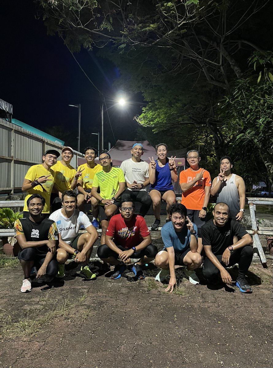 ajezzzzzzz's tweet image. Early morning run is the best! Sunyi, udara pun masih segar. 

With my running team earlier this morning. We run at Hartamas-Publika route. Join us if you're around next time. #445AMSession