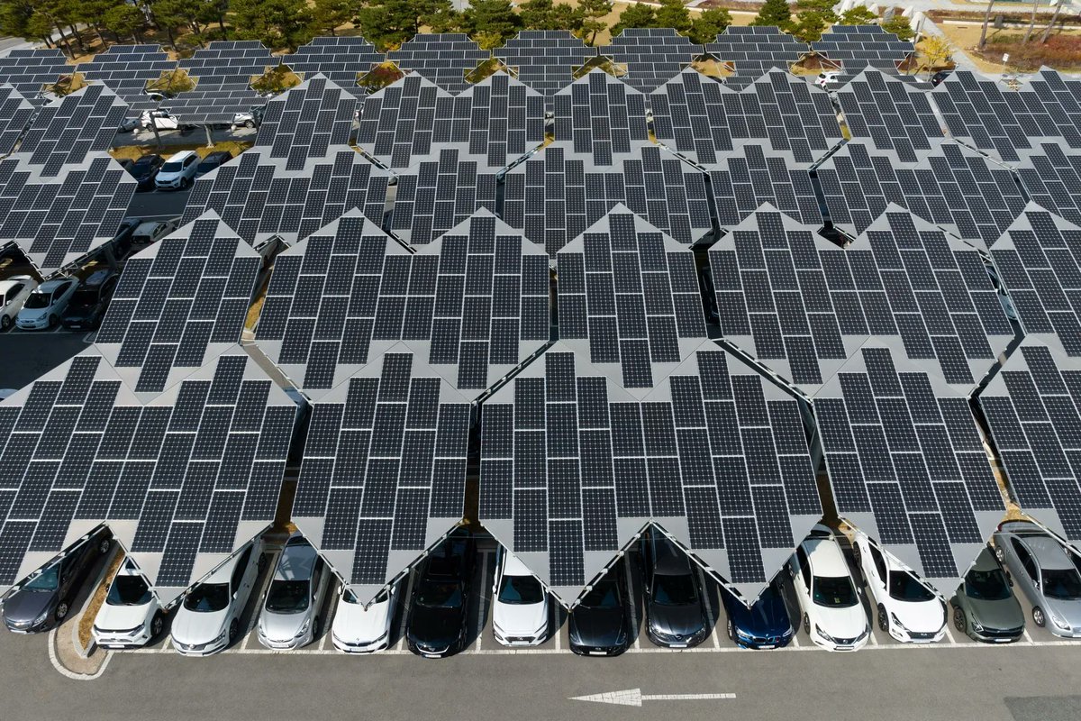 MikeHudema's tweet image. South Korea Plans to Quadruple Solar Power From Factory Rooftops massively expanding solar on industrial rooftops and parking lots: buff.ly/3UG8BZP 

Shouldn&apos;t every roof and parking lot get a solar upgrade? 

We have the solutions. #ActOnClimate 

#climate #renewables