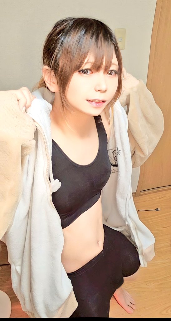 R18_ritsukomori's tweet photo. おはよーっ！フォロワーさん8000人突破✌(´>ω<｀)✌

垢つくり直して半年くらいで良く戻ってきてくださいました。ほんとありがとおおお(´；ω；｀)

今年中に万垢に私は返り咲いてみせる！がんばるっ！ https://t.co/XJPUJbEoq5