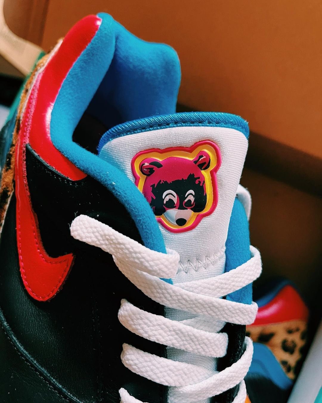 Ovrnundr on Twitter: "Kanye West x Nike Air Max 180 sample. Made in 2005 by Don C and Christopher Bevans commemorate West's debut album "The College Dropout". The bear on