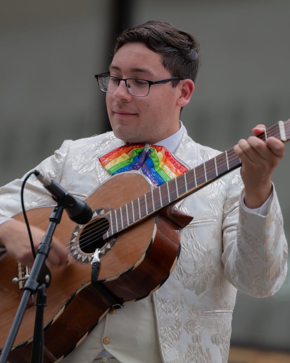 The world's first LGBTQIA+ mariachi, @mariacharcoiris took to Hearst Plaza this weekend bringing us the sounds of Mexico through the queer Mexican-American lens. 🏳️‍🌈🎶 🏳️‍⚧️ 📸: Lawrence Sumulong