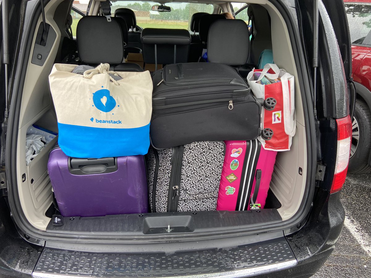 MeghanAlexis16's tweet photo. When #ALAAC23 is over and you have to try and fit it all in the van. #LibraryLady #AllTheBooks #BagsofBooks https://t.co/b6Cxj1MzLg