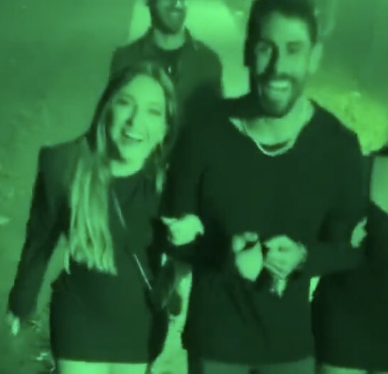 oir4ch's tweet photo. foi a viagem TODA esses dois com esses sorrisos aí https://t.co/3YQDAKNaEp
