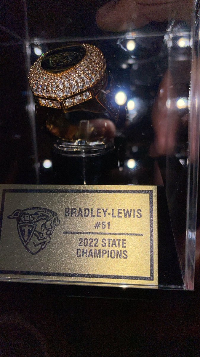 Ezekiel Bradley-Lewis (@ezekiellewis51) on Twitter photo 