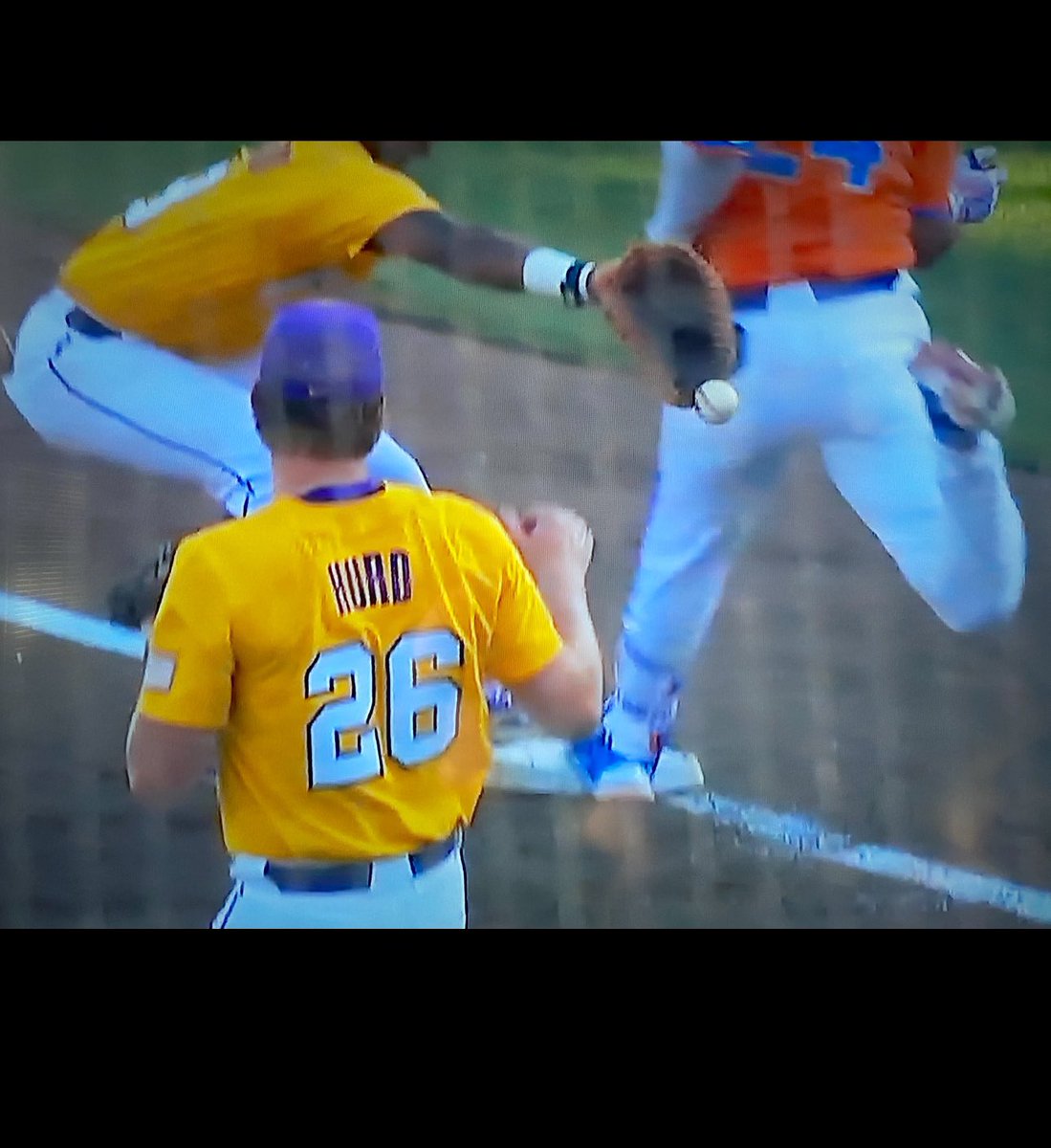 Kid plays the ball incorrectly and you bail him out with an interference call and the runner never touches him nor was the throw in time. Game changing call and the ump should be ashamed #ncaa #CollegeWorldSeries