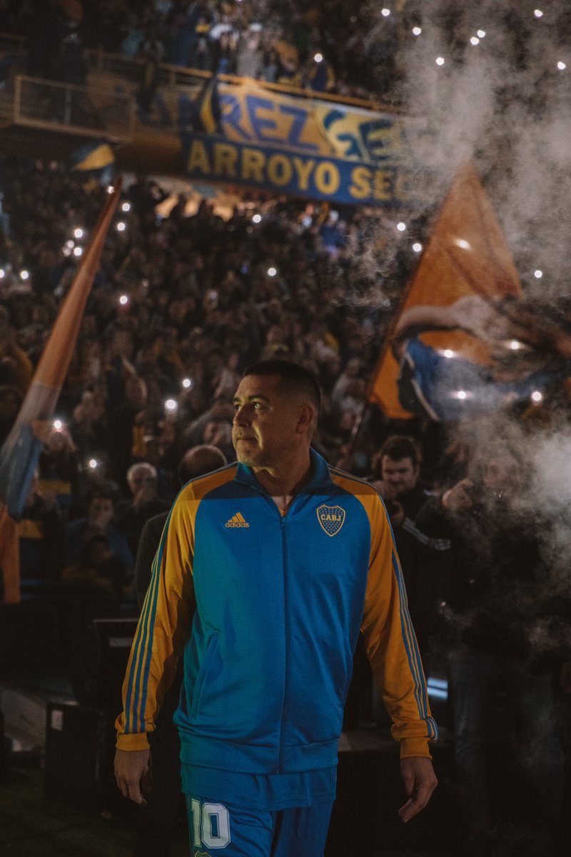 diegobasterreix's tweet photo. Llevaste a Boca a la cima del fútbol mundial. Volviste para sacar a toda la lacra que utilizo a nuestro club para sus fines políticos y negociados económicos. Te voy a estar agradecido de por vida Román. No te podemos pedir nada mas. Nos diste todo. ETERNAS GRACIAS ROMÁN!!! https://t.co/XvVFZsw05I