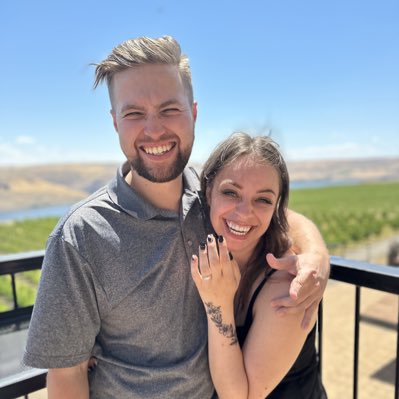 AshleyErin9's tweet photo. #NewProfilePic ft. My FIANCÉ 😍 https://t.co/9pgfmXtHHK