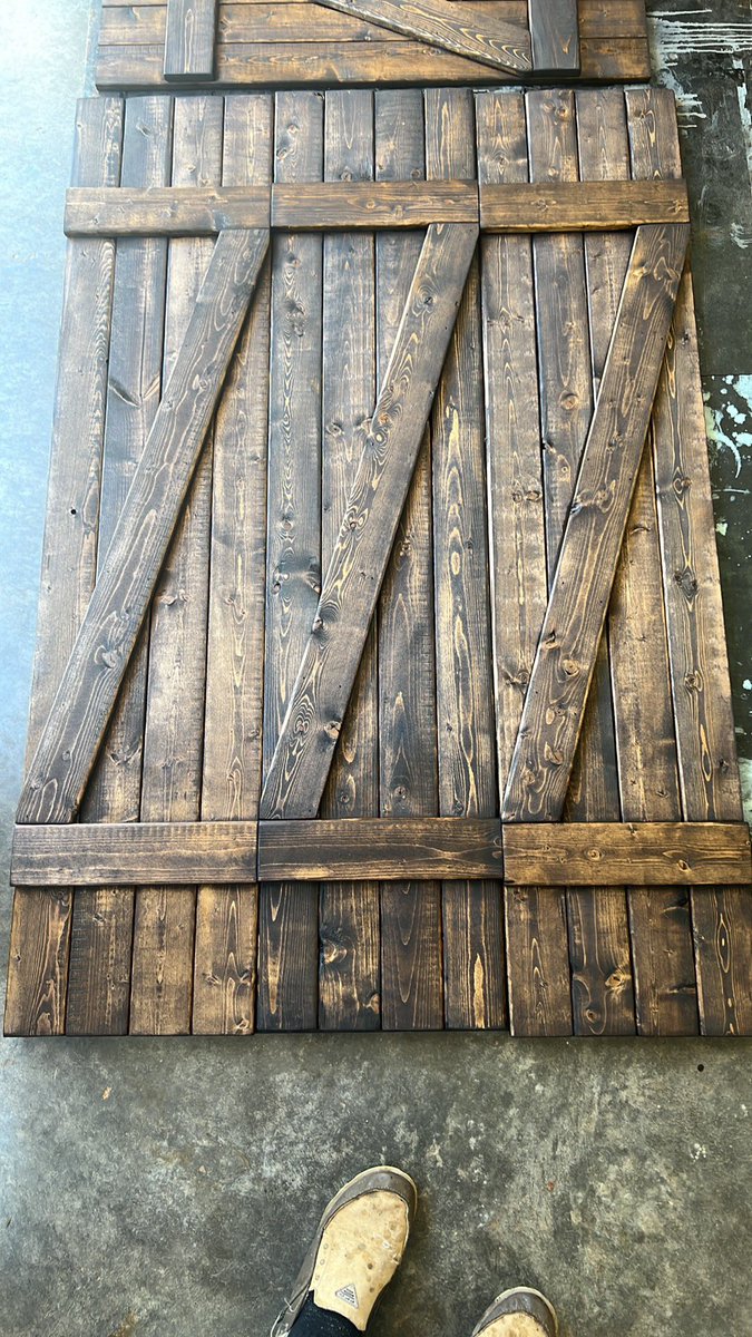 tamdrwoodworks's tweet photo. Dark walnut is such a nice color #houseshutters #shutters #dewalt #tn #minwax #kregjigproject #ky #clarksvilletennessee #nashville #pleasantviewtennessee #nashvilleโค๏ธ #springfieldtennessee #nash #tennesseelife #nashvilletennessee #love #life #wood #furniture #fish #troutfishing https://t.co/yThryySQDU