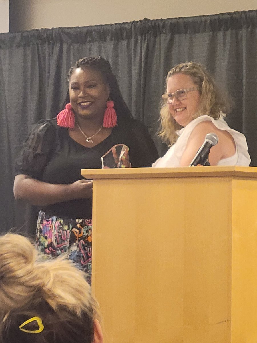 _aimeejoan's tweet photo. I'm so proud to know these two amazing women! Our collegiate recovery programs and campuses are better places because of @asmi248 and Mitzi. #relentlessconfidence #theloudestintheroom #sharethecredit #ARHE https://t.co/sB6osbTz0L