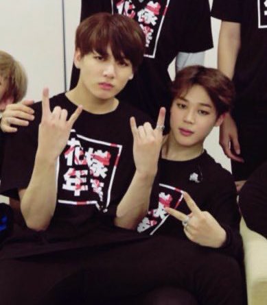 kmnvibe's tweet photo. THE WAY JIKOOK TOOK TURNS SITTING IN EACH OTHER’S LAP ?? THEIR LOOKS ?? THE POSES ?? THIS WAS SO 😭😭 https://t.co/DV4QmVrFQN