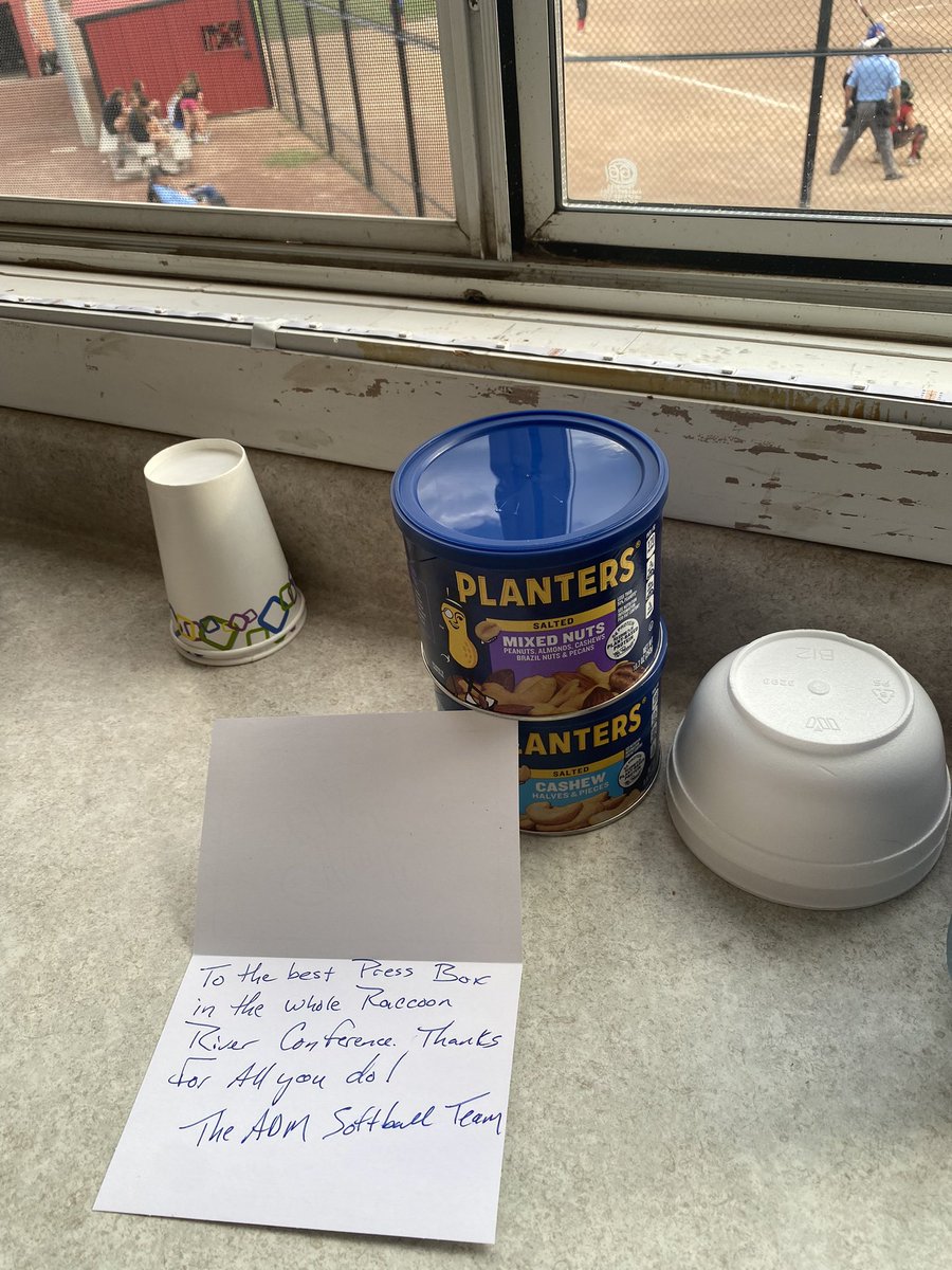 We simply have the best fans! Last week’s prize winner Barry Boorn flips the scrip and makes a special delivery before tonight’s @AdmSoftball game! Complete with a handwritten note! I’m not crying, you’re crying 😢 #blessedbeyondwords