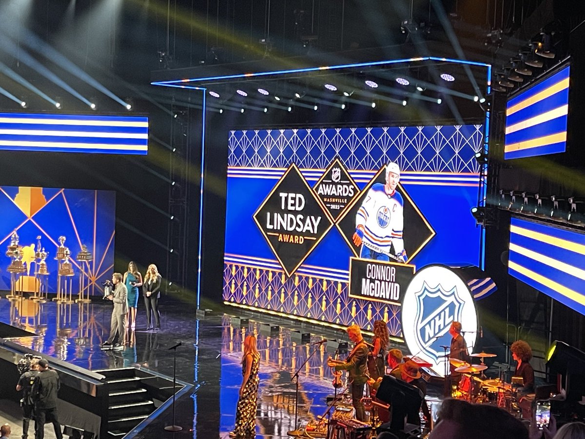 truitt_d's tweet photo. #NHLAWARDS https://t.co/Or71wjwfPD