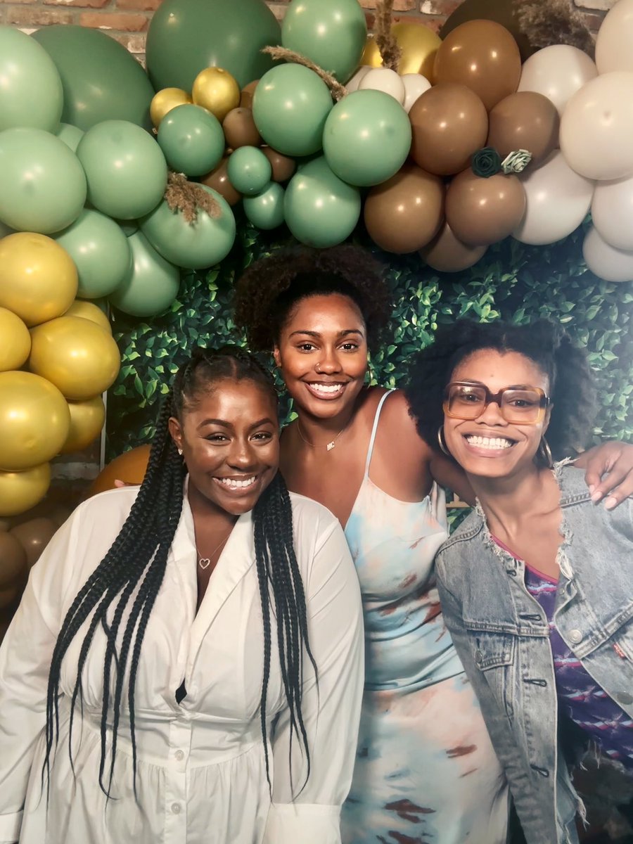 Maura Chanz tweet media