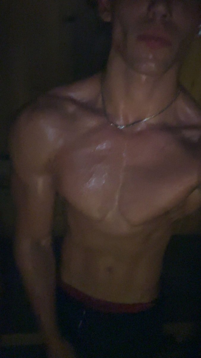 Lowkey_Joeyy's tweet photo. Come get sweaty with me 💦 https://t.co/FDPxtMJO8O