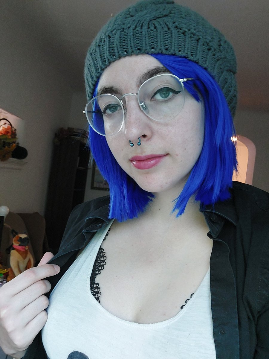 Closet Chloe cosplay while we continue Life is Strange on Stream. #lifeisstrange #cosplaystreamer #chloeprice