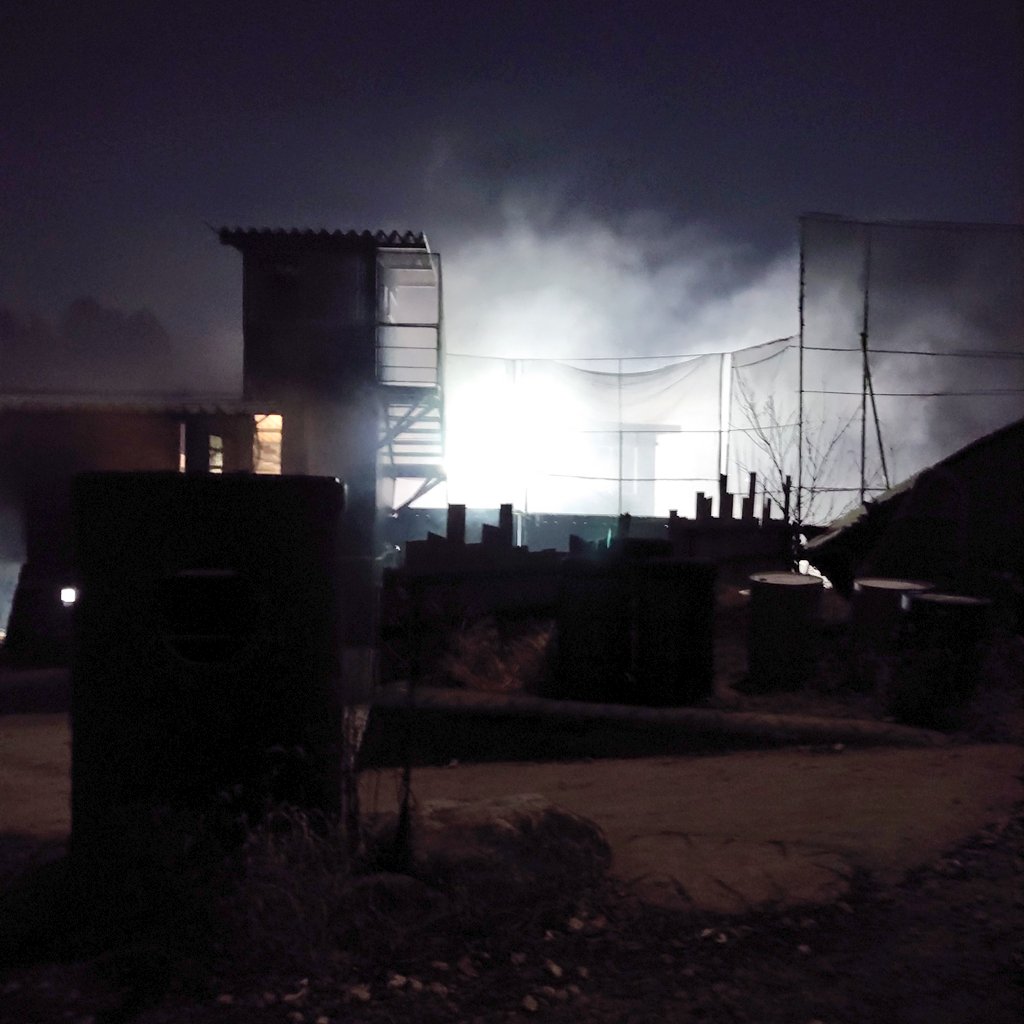 サバゲフィールドで煙り炊くのは楽しいですよ。(*･ω･)ﾉ