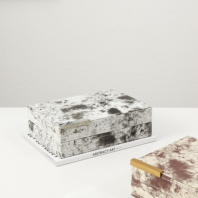 Zer0_008's tweet image. Leather Jewelry Box For Women

Size：32.3*20.5*8.5cm 、 23.3*16.5*7.3cm、32.3*20.5*8.5cm、 23.3*16.5*7.3cm
Color：See The Picture
✅Tips-Support To Customize On Demand
✅Material -Metal+Leather+Wood
❤️Worldwide shipping
▶️DM for Price
#box #leatherbox #leatherboxes #leatherboxer