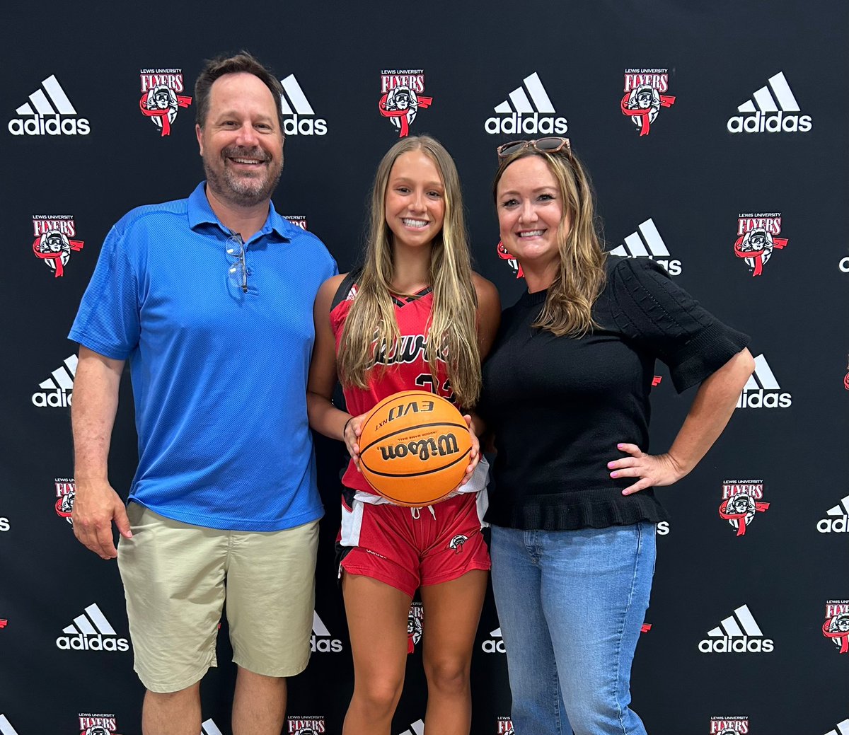 Riley Milausnic (@riley_milausnic) on Twitter photo Thank you Coach Newell and the Lewis staff for a great visit and offer to play at your school! <a href="/LewisWBBall/">Lewis Women’s Basketball 🏀✈️</a> <a href="/vjhAlways100/">Always 100</a> <a href="/Always100_TMH/">Always 100 Basketball</a> Thank you Coach Newell and the Lewis staff for a great visit and offer to play at your school! <a href="/LewisWBBall/">Lewis Women’s Basketball 🏀✈️</a> <a href="/vjhAlways100/">Always 100</a> <a href="/Always100_TMH/">Always 100 Basketball</a>