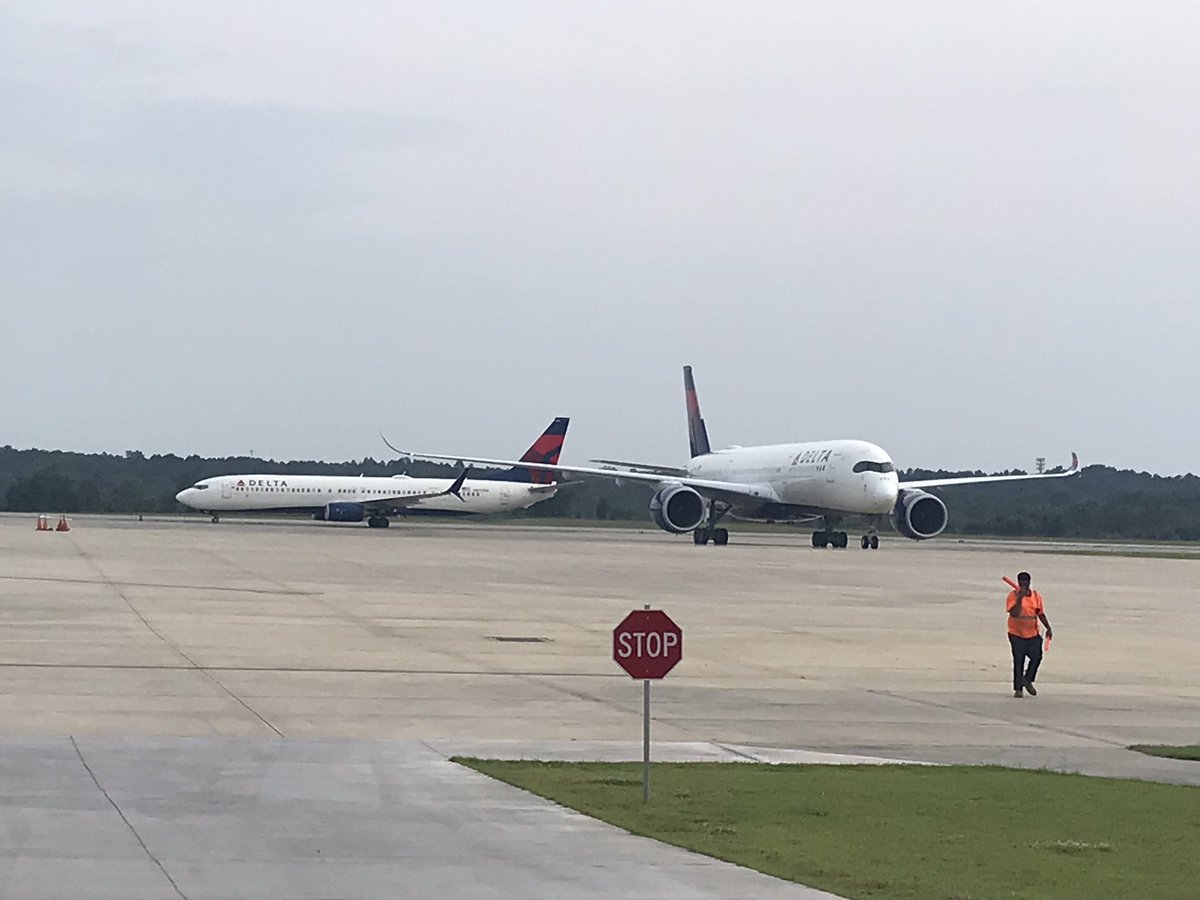 JeremyLamberth's tweet photo. @ChrisJacksonSC Old news, but I captured these from the CAE bag room Sunday evening https://t.co/ohbniff62n