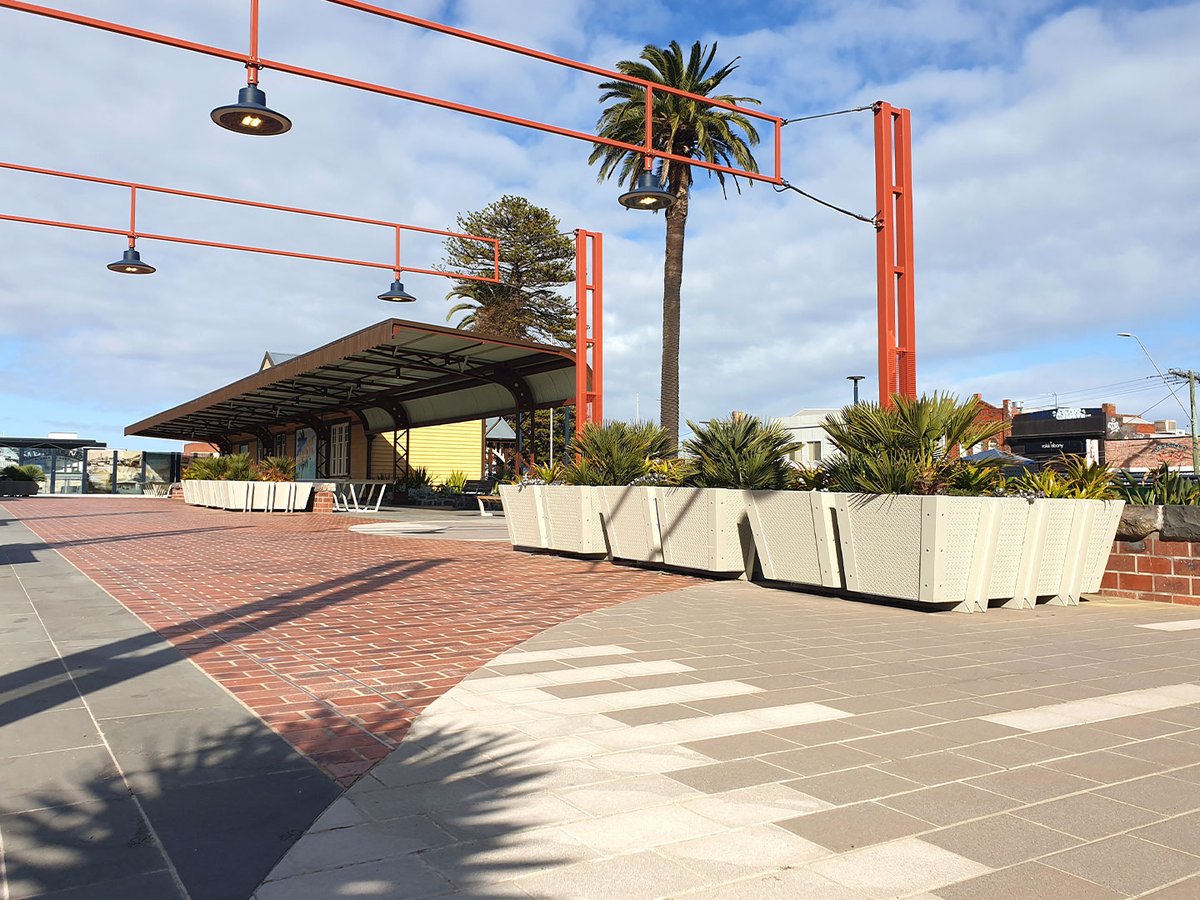 A rich #paving palette is on display at Mentone Station, where bluestone, red brick and three colours of #concretepavers bring vibrancy into the wide pedestrian plaza.

Constructed by the Southern Program Alliance as part of the Mentone Level Crossing Removal Project.