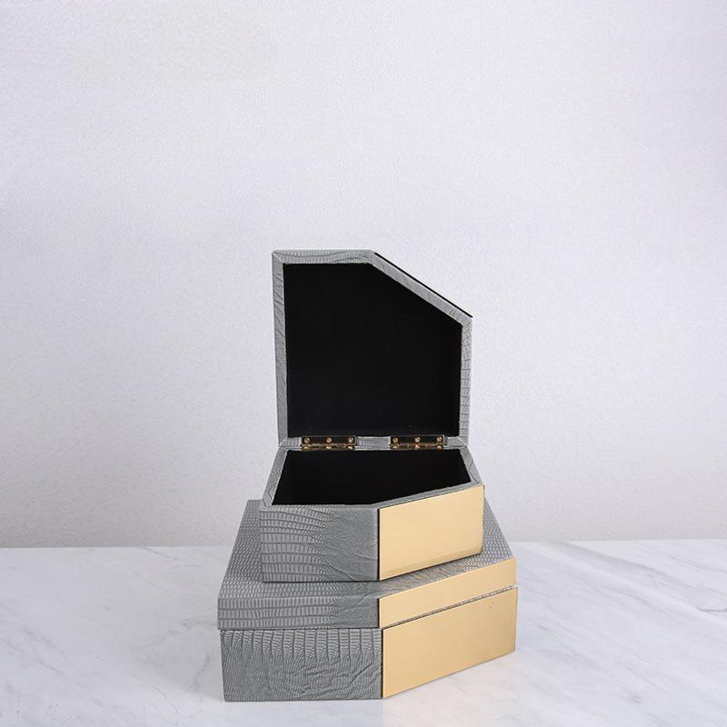 Zer0_008's tweet image. Creative Metal Patch Leather Jewelry Box
Size and Color:See The Picture
✅Tips-Support To Customize On Demand
✅Material - Leather+Metal
♥Made in China♥
♥Whatsapp Directly:+8618589025543
❤️Worldwide shipping
💕Please DM me if you’re interested 
▶️DM for Price
#leatherboxes