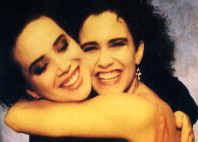 nerdie_bitch92's tweet image. Just stumbled upon the story of famous sidemen musicians, including the brilliant #WendyAndLisa, who work together and are lovers for a gazillion years. If you like, a "what if Lily Tomlin and Jane Wagner were musicians" instead of an actress/writer duo. 
Now I'll go cry hard bye