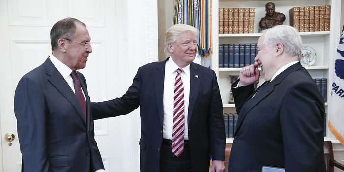@kaitlancollins @MeidasTouch This isn't Trump's first time revealing highly classified information as a way to humble brag to guests.

I'm old enough to remember when Trump revealed highly classified information to Russia’s Foreign Minister Sergei Lavrov & Ambassador Sergey Kislyak in the Oval Office.