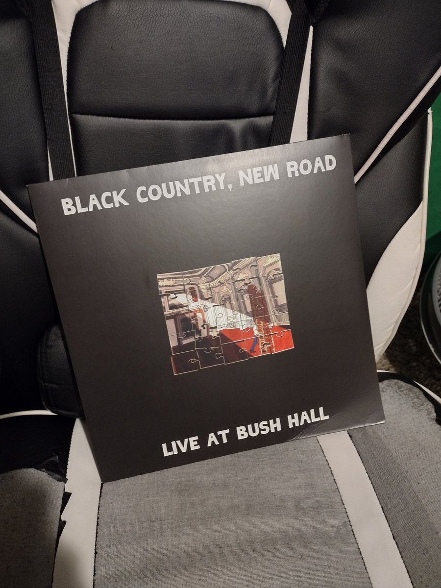 BagleKong's tweet photo. Got a New vinyl! Love this one https://t.co/Z9VRCgbcSA