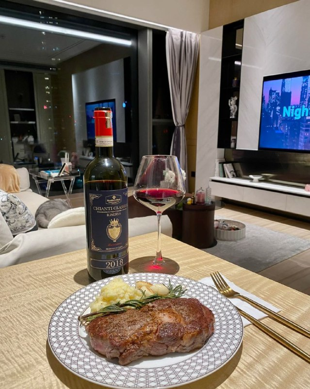 sartoukdub's tweet photo. Dreams and happiness toast together, make life full of vitality https://t.co/6ZHNqwc9Ho