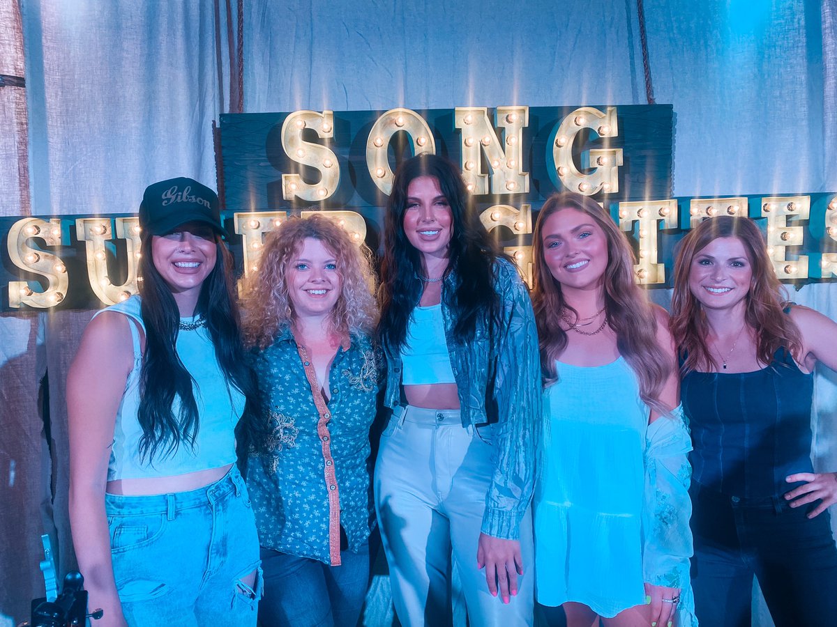 6PM SHOW 

Sorry🤚🏼… if YOU missed this line up!! 

Check out this amazing line up on our YouTube channel now!! 

#LetTheGirlsPlay