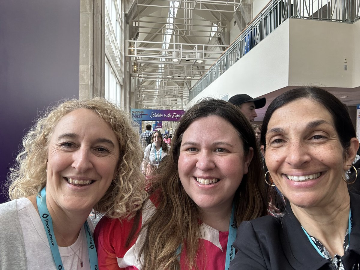 Sharing practice and notes in between sessions with @wendyduck68 and <a href="/michelledennis/">Michelle Dennis</a>. Thanks for connecting us @SPartington22. #ISTELive